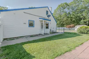 21 Mt Snow Ln, Coram, NY 11727 - Photo 5