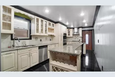 107-43 Inwood Street, Jamaica, NY 11435 - Photo 7