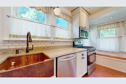 24 8th Avenue, Sea Cliff, NY 11579 - Photo 13