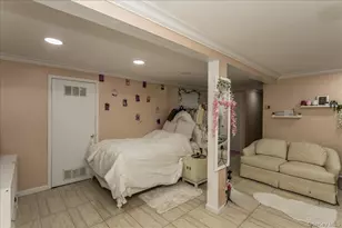 102 Vale Ct, New Hyde Park, NY 11040 - Photo 23