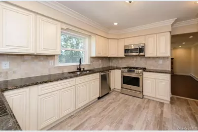 29 Thornwood Drive, Dix Hills, NY 11746 - Photo 7