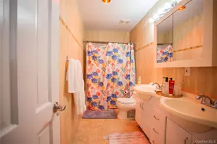 521 W Broadway, Long Beach, NY 11561 - Photo 13