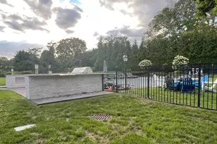 302 Hewlett Neck Rd, Woodmere, NY 11598 - Photo 35