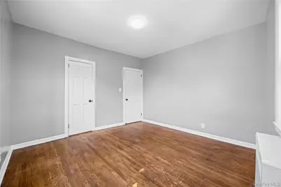 1054 Lydig Avenue, Bronx, NY 10461 - Photo 17