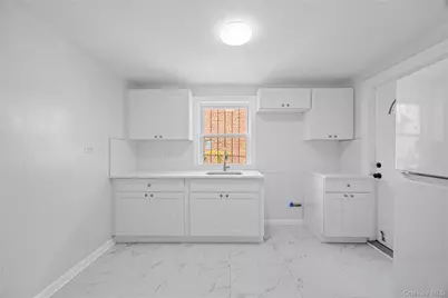 1054 Lydig Avenue, Bronx, NY 10461 - Photo 25