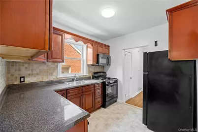 1054 Lydig Avenue, Bronx, NY 10461 - Photo 21