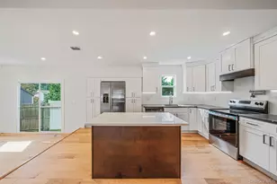 220 Peekskill Ave, Medford, NY 11763 - Photo 9