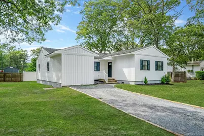 220 Peekskill Avenue, Medford, NY 11763 - Photo 3