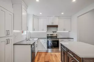 220 Peekskill Ave, Medford, NY 11763 - Photo 11