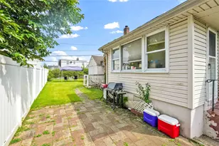 2347 Roosevelt Ave, East Meadow, NY 11554 - Photo 19