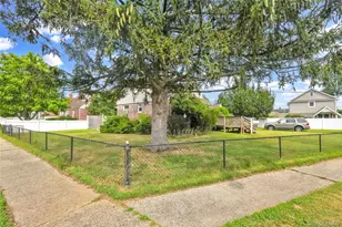 2347 Roosevelt Ave, East Meadow, NY 11554 - Photo 17