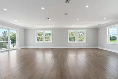 7 S Bay Avenue, Bay Shore, NY 11706 - Photo 27