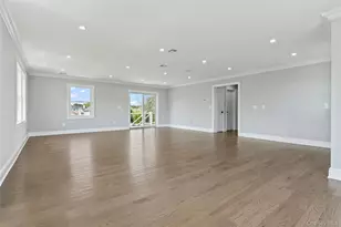 7 S Bay Ave, Bay Shore, NY 11706 - Photo 29