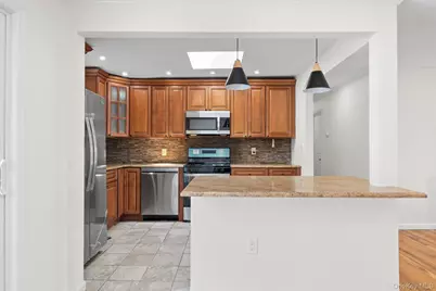 109 Remington Avenue, Selden, NY 11784 - Photo 11