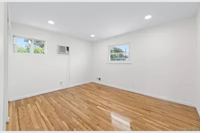 109 Remington Avenue, Selden, NY 11784 - Photo 17
