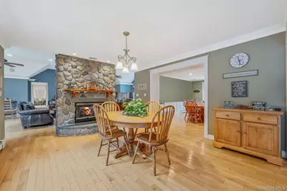 10 Spyglass Lane, East Setauket, NY 11733 - Photo 7