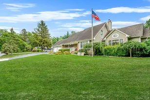 10 Spyglass Ln, East Setauket, NY 11733 - Photo 3