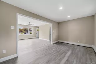 286 Old Country Rd, Deer Park, NY 11729 - Photo 17