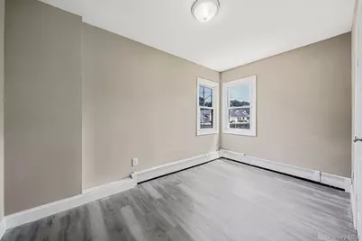 286 Old Country Road, Deer Park, NY 11729 - Photo 27