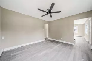 286 Old Country Rd, Deer Park, NY 11729 - Photo 19