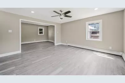 286 Old Country Road, Deer Park, NY 11729 - Photo 11