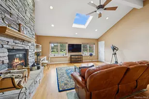 34 Morewood Dr, Smithtown, NY 11787 - Photo 23