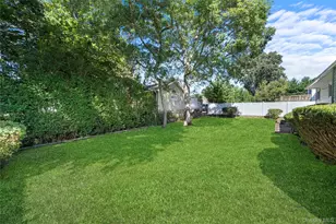 696 Bohemia Pkwy, Sayville, NY 11782 - Photo 23