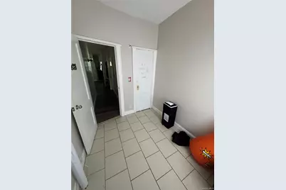 7520 64th Place, Glendale, NY 11385 - Photo 7