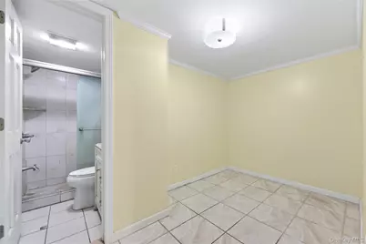 [Address not provided], Fresh Meadows, NY 11366 - Photo 23