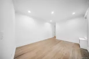 31-14 Crescent St, Astoria, NY 11106 - Photo 3