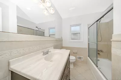 880 Washington Street, Baldwin, NY 11510 - Photo 15