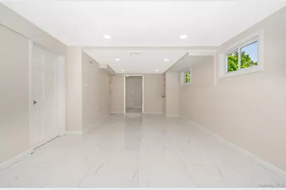 880 Washington Street, Baldwin, NY 11510 - Photo 23