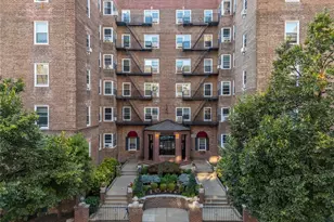 9945 67th Rd, Forest Hills, NY 11375 - Photo 17