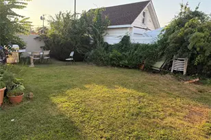 546 Clark Pl, Uniondale, NY 11553 - Photo 13