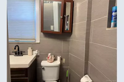 546 Clark Place, Uniondale, NY 11553 - Photo 3