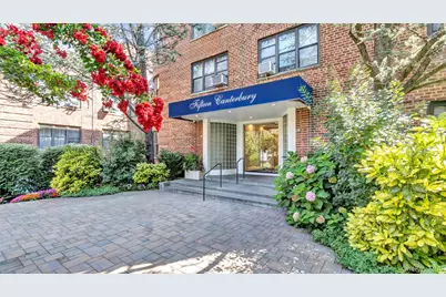 15 Canterbury Road #D18, Great Neck, NY 11021 - Photo 1