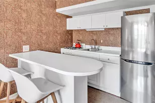 15 Canterbury Rd, Great Neck, NY 11021 - Photo 5