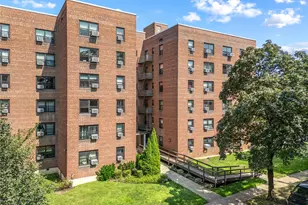 73-23 210th St, Bayside, NY 11364 - Photo 15