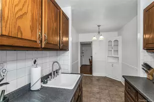 83-20 141st St, Briarwood, NY 11435 - Photo 13