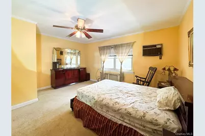 6073 71 Street, Maspeth, NY 11378 - Photo 9