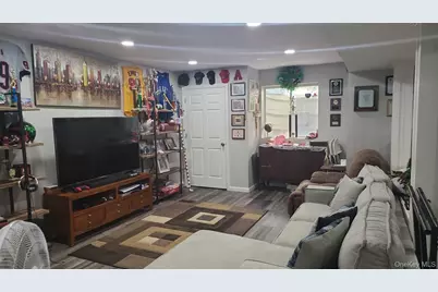 70 W 8th Street, Ronkonkoma, NY 11779 - Photo 29