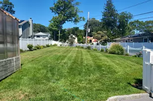 70 W 8th St, Ronkonkoma, NY 11779 - Photo 31