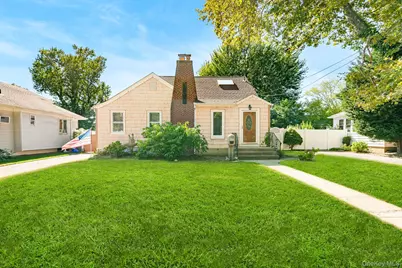 306 Park Avenue, Freeport, NY 11520 - Photo 1