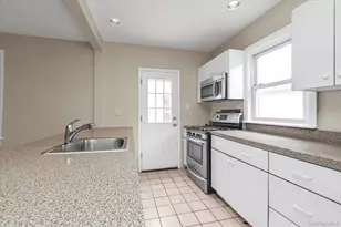 41 Newport Rd, Island Park, NY 11558 - Photo 5