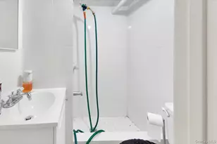 764 E 230th St, Bronx, NY 10466 - Photo 23