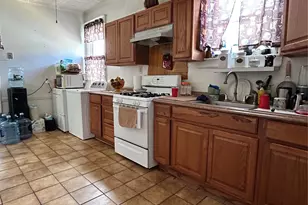 82 Burhans Ave, Yonkers, NY 10701 - Photo 15