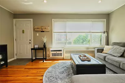 192 Edmunton Dr #D1, North Babylon, NY 11703 - Photo 7