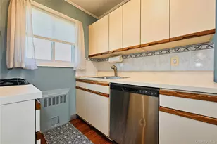 192 Edmunton Dr, North Babylon, NY 11703 - Photo 13