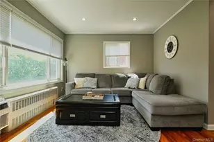 192 Edmunton Dr, North Babylon, NY 11703 - Photo 9