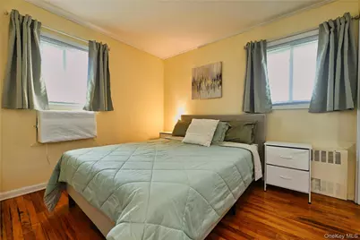 192 Edmunton Dr #D1, North Babylon, NY 11703 - Photo 15